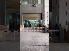 Bez sprężyny Inteligentny silnik DC24V Duża prędkość 1.2s-3s Regulowalna brama barierowa