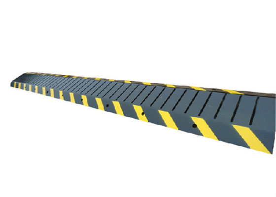 Wciągający się IP67 Q235 Stalowy zabieg zabijający opony o pojemności ładowania 40T do sterowania pojazdem