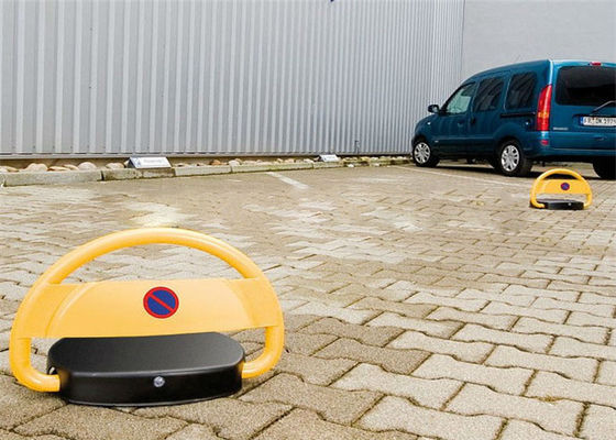 Zdalnie sterowana blokada parkowania samochodu z napięciem znamionowym DC6V i wysokością opuszczania 80 mm dla bezpiecznych miejsc parkingowych
